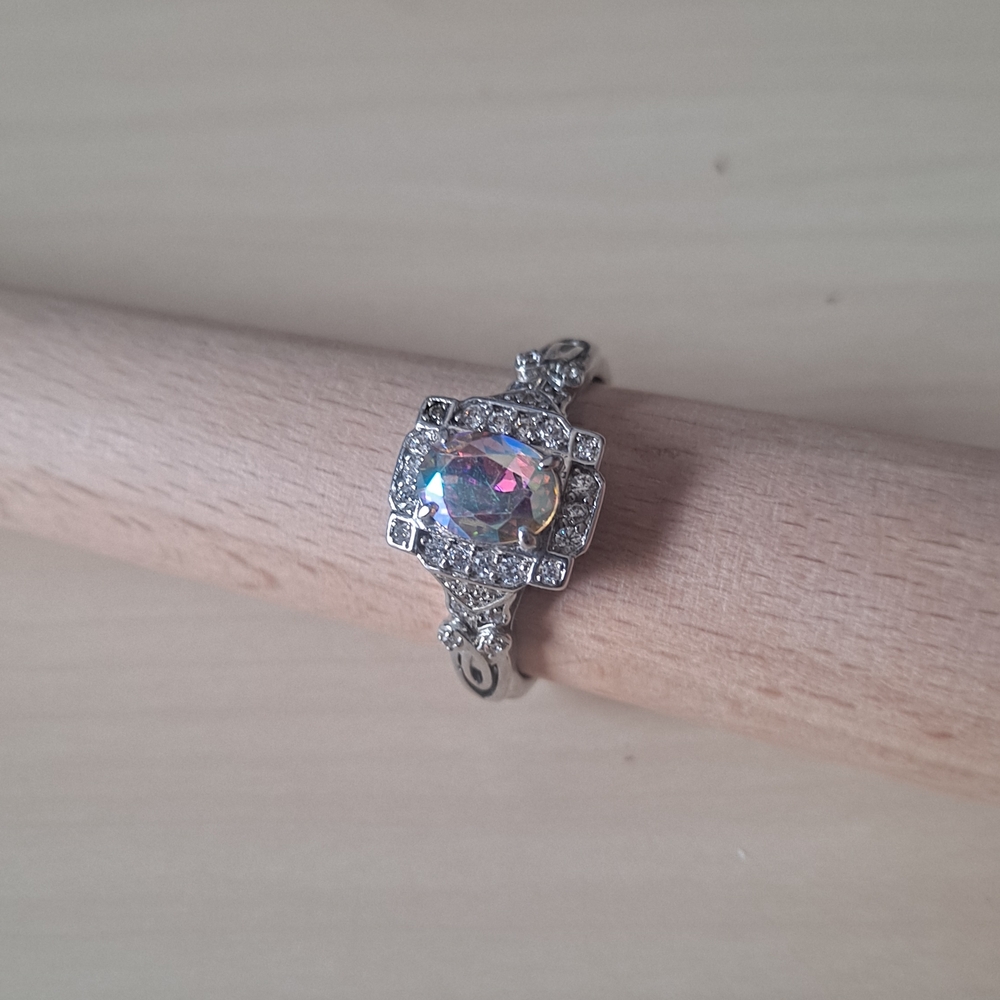 Elegant Silver and lab created Alexandrite Gemstone Ring